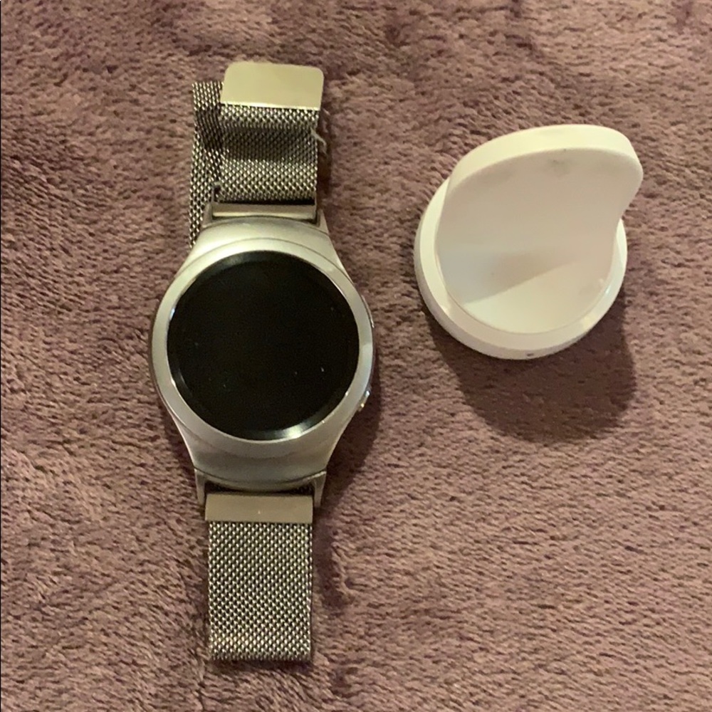 Samsung Galaxy Smart Watch with charger